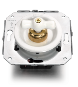 Белый фарфор в стиле ретро